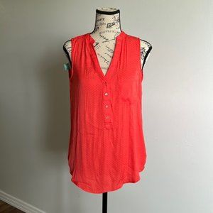 NWT  stradivarius sleeveless four frontal button top  size Small